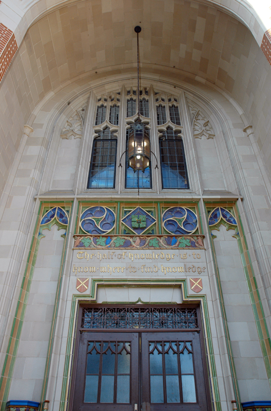 Over the building's main entrance, rendered in gold leaf, are the words, "The half of knowledge is to know where to find knowledge."