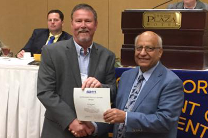 FSU Entrepreneur in Residence Bob Garner received the Outstanding Chapter Advisor Award.
