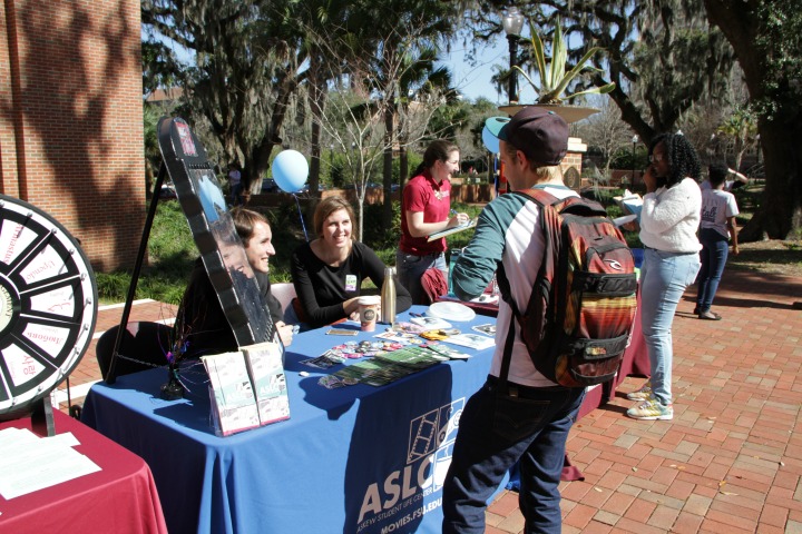 Healthy Noles staffing FSU’s Health Hut. The Health Hut is a mobile health education unit that educates the campus community on various health topics. It is completely student run.