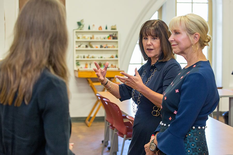 Second Lady Karen Pence (left) tours the FSU art therapy program with First Lady of Florida Ann Scott (right) at the launch of her new initiative, Art Therapy: Healing with the HeART on Wednesday, Oct. 18, at Florida State University. (FSU Photography Services)