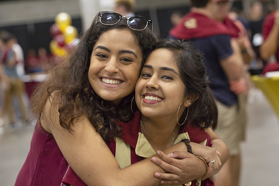 Students enjoy music and food during the President's Welcome Sunday, Aug. 26, 2018. (FSU Photography Services)