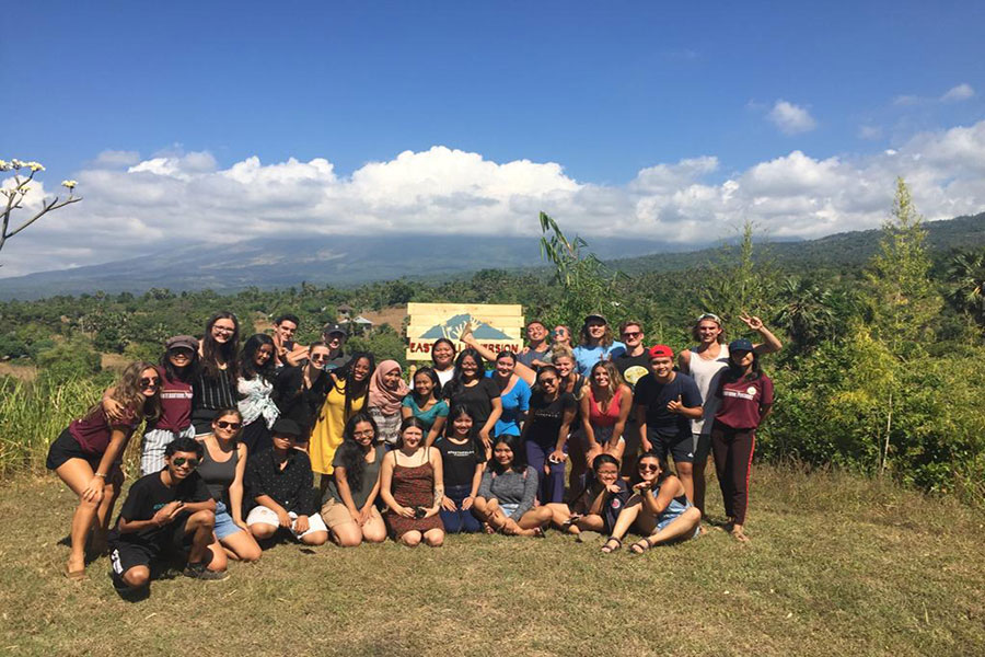 FSU and Balinese Undiksha students pose for a group photo in Bali, Indonesia. (Charlie Gardner)