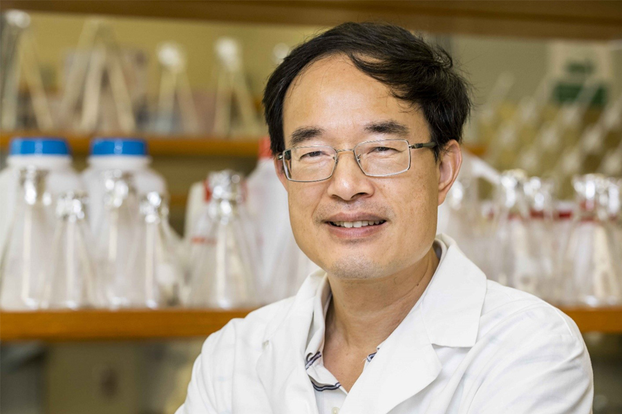 Zucai Suo, Eminent Professor and Dorian and John Blackmon Chair in Biomedical Science, Department of Biomedical Sciences at Florida State University. (FSU Photography Services)