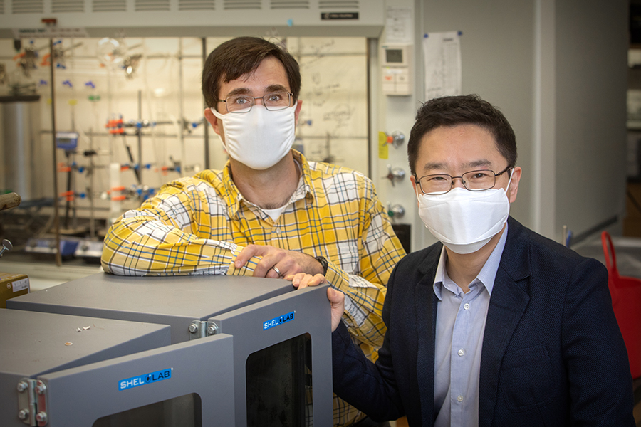 From left, FAMU-FSU College of Engineering associate professor Daniel Hallinan Jr. and FAMU-FSU College of Engineering assistant professor Hoyong Chung. Their research developed a way to use lignin, a compound in the cell walls of plants that makes them rigid, in the electrolytes of batteries. (FSU Photography Services)