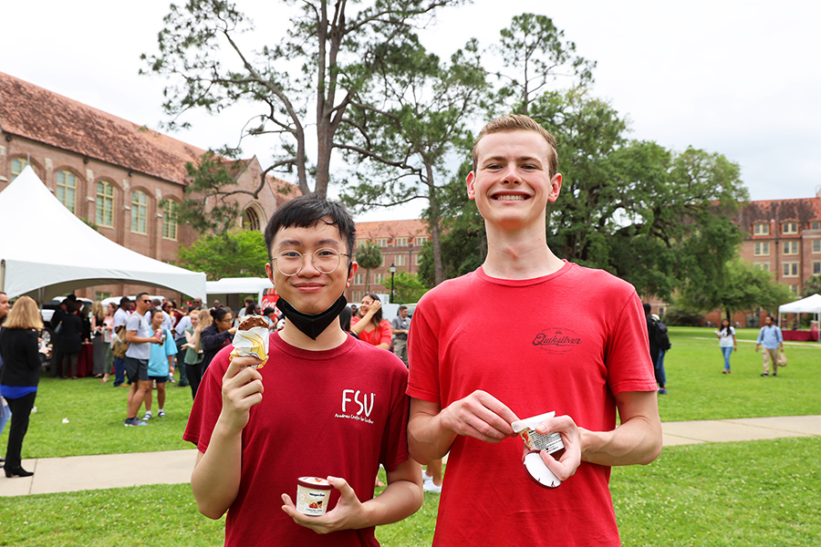 Students enjoying ice cream treats on Landis Green at FSU President's Ice Cream Social on April 14, 2022. (FSU University Communications)