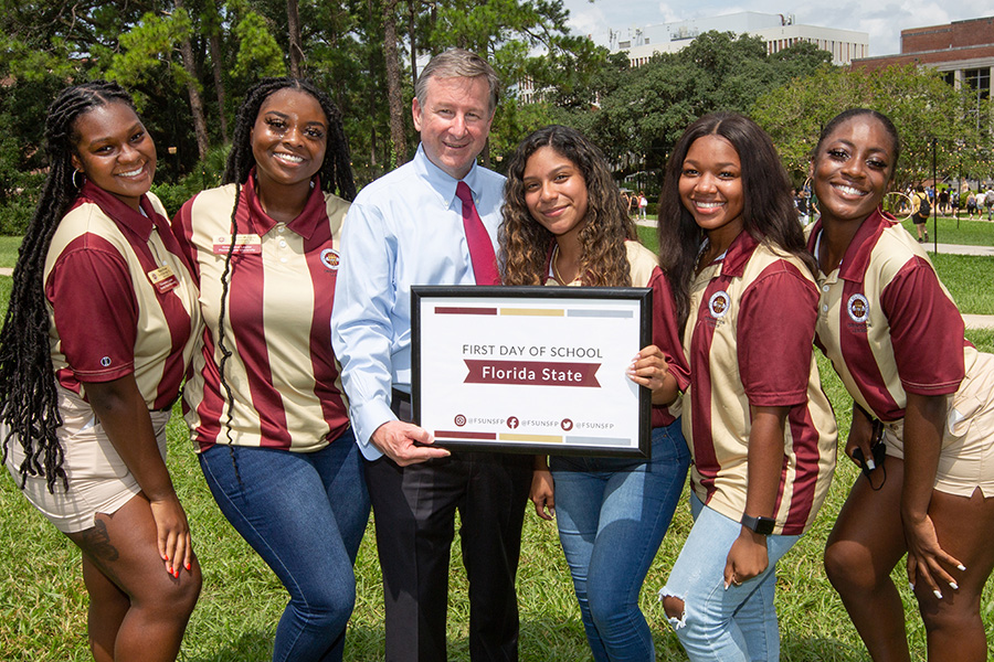 FSU President Richard McCullough with students on the first day of Fall semester, 2021. (FSU Photography Services)