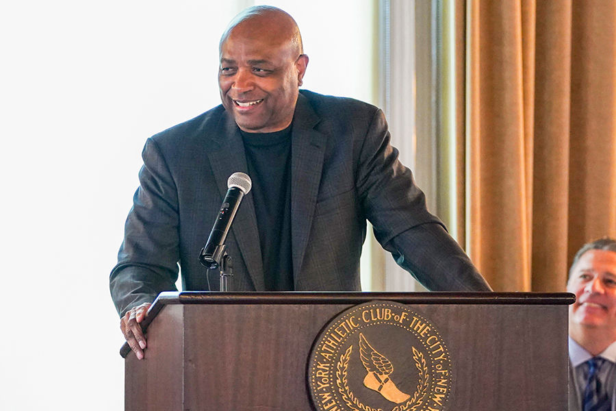 FSU's Leonard Hamilton presented with prestigious Joe Lapchick Character  Award - Florida State University News