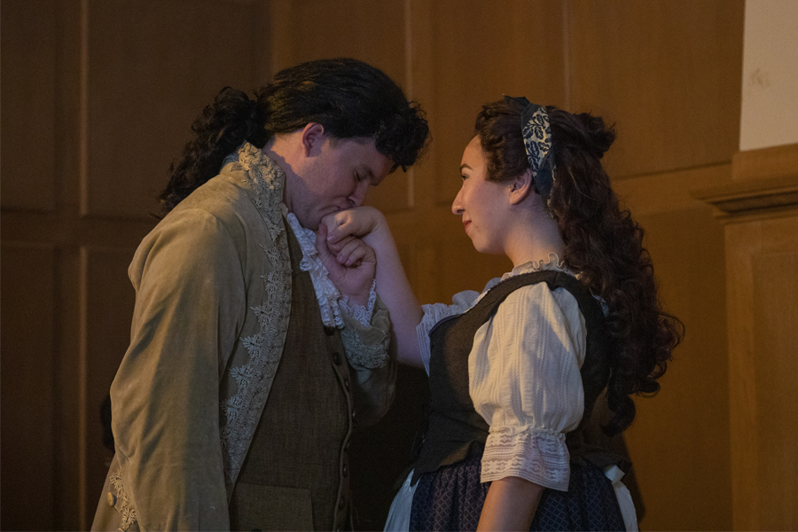 Figaro and Susannah share a fleeting, loving moment. (Megan Mowery)