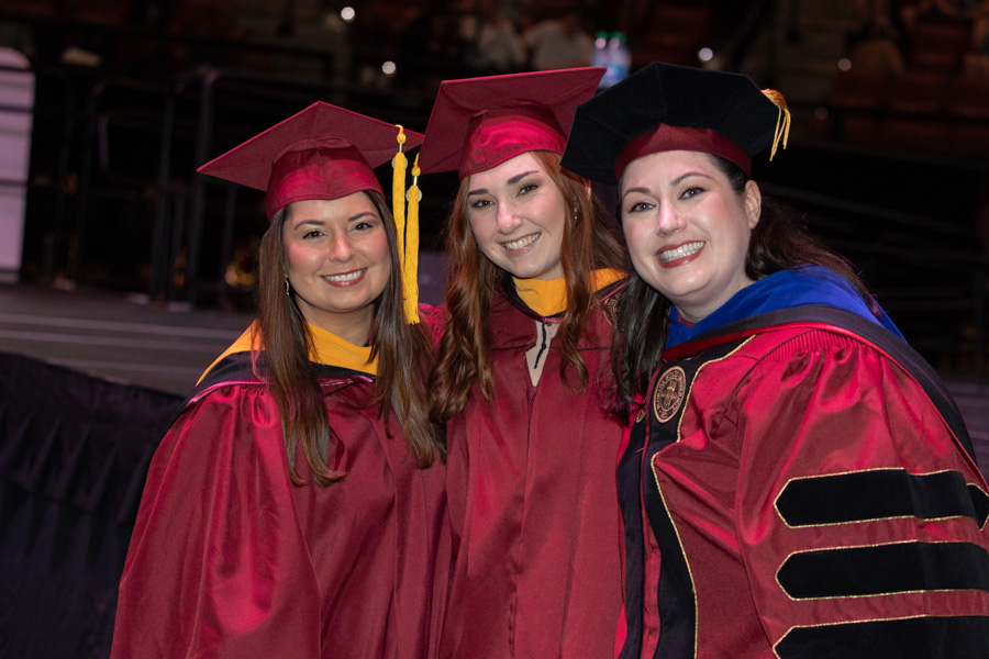 Students gather for a photo at the fall commencement ceremony, Dec. 9, 2022. (FSU Photography Services)