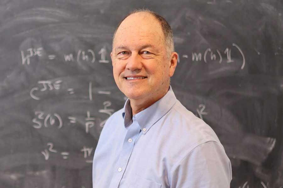 Professor of Mathematics Alec Kercheval specializes in financial mathematics, mathematical economics, dynamical systems, and geometric analysis, and his most recent work contributes to decreasing risks in financial investment portfolios.