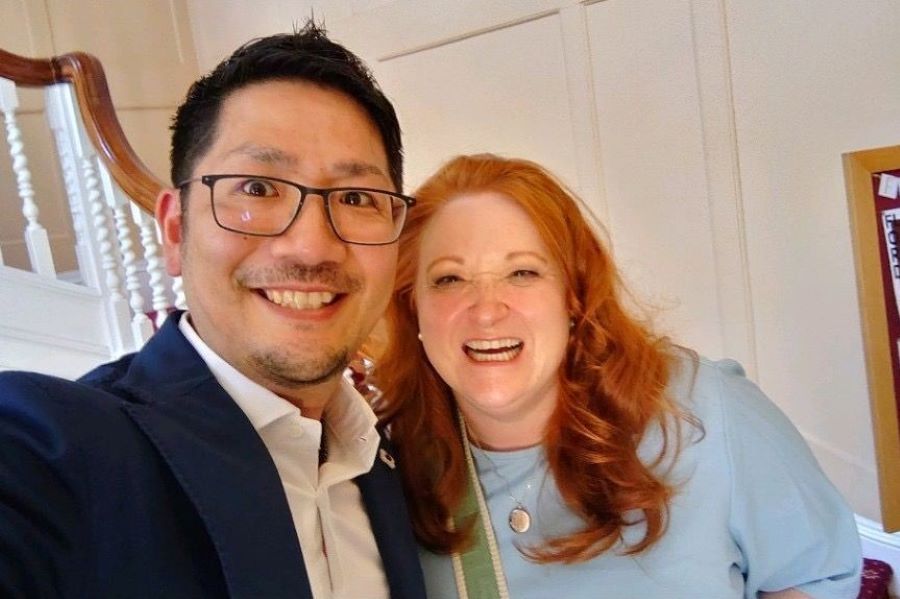 Alumni guest speaker Takamasa (Taka) Tokuda (’09 human resources management/head of online and technical marketing at Sony Europe B.V.) poses for a selfie with Tracey Dowling, program director for experiential learning at the FSU Career Center. (FSU Division of Student Affairs/Tracey Dowling)