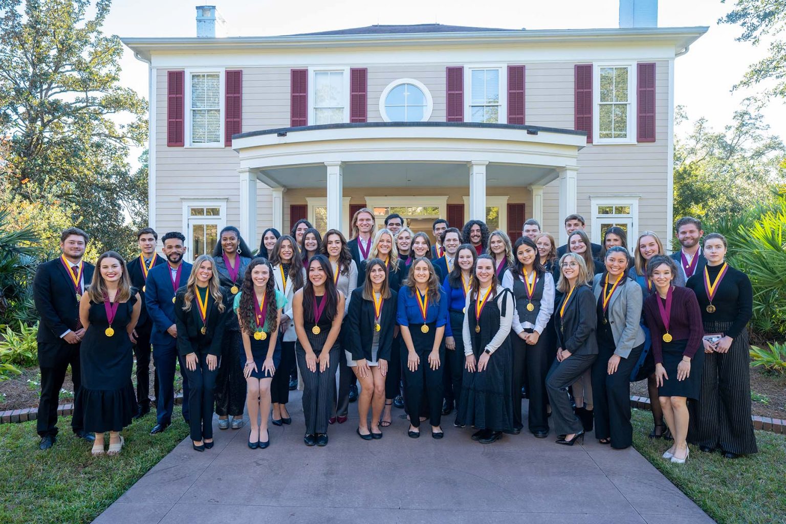 FSU awards honors medallions to fall 2023 graduates - Florida State