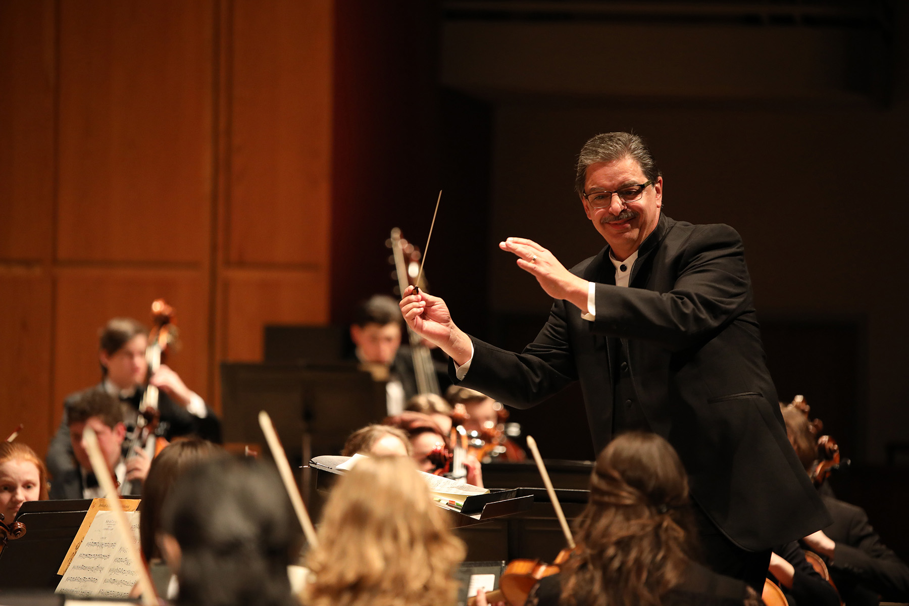 FSU College of Music Director and Conductor Alexander Jiménez leads the University Philharmonia. (College of Music)