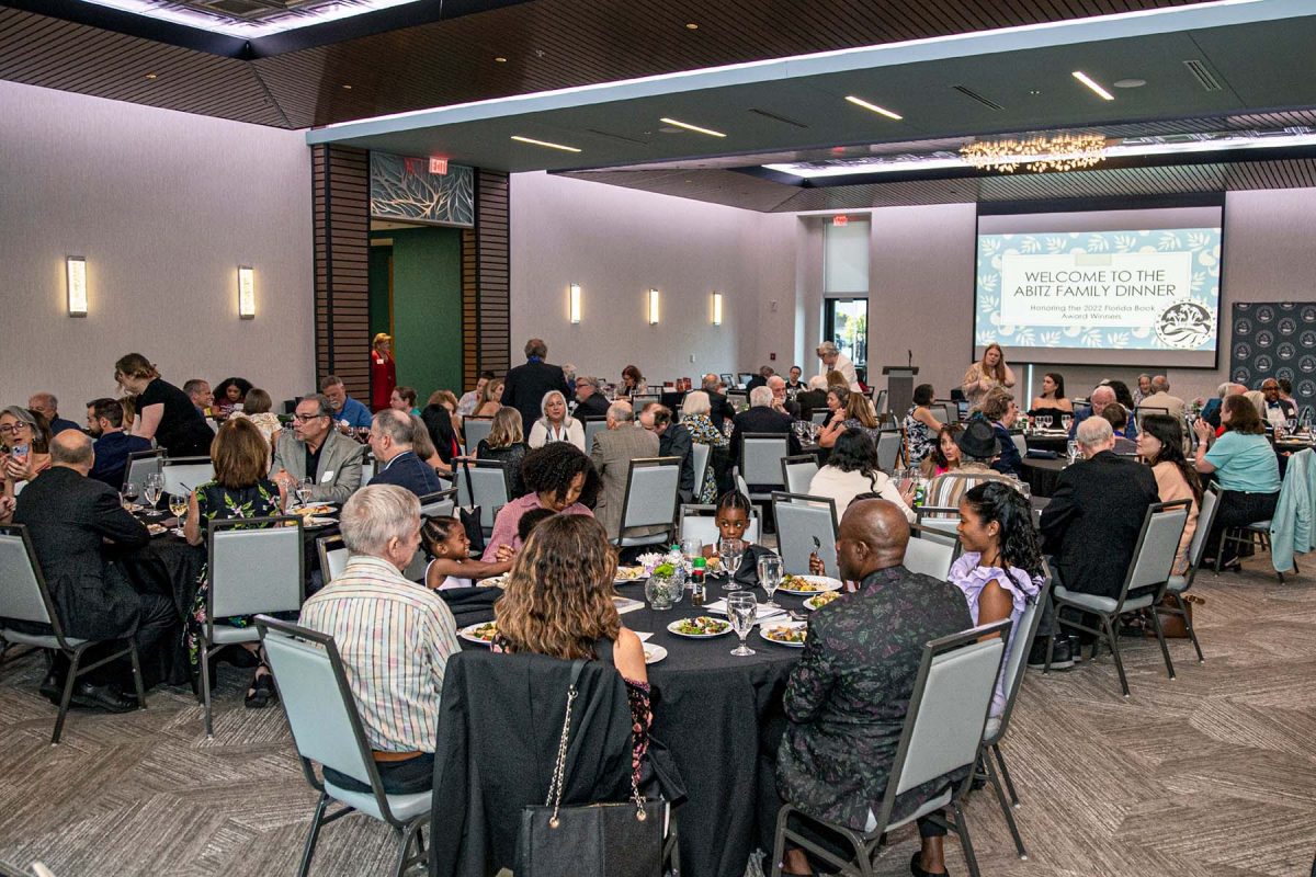 Florida authors gathered for recognition at the 2022 Florida Book Awards banquet. (University Libraries)