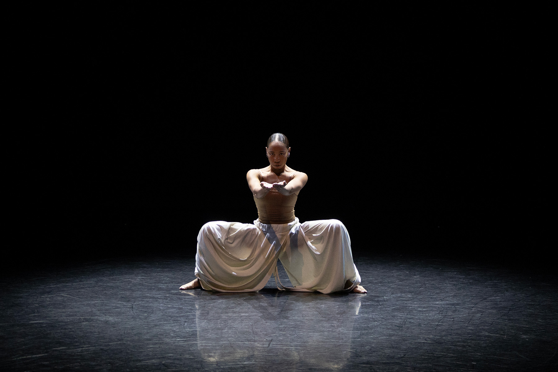 Mikaela Ware (BFA, 25) performs Anthony Morgan's choreography in "An Evening of Dance" 2023.