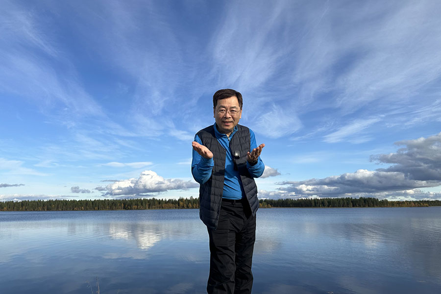 Daekwan Kim by the Kemijoki River in Rovaniemi, Finland. (Daekwan Kim/FSU College of Business)