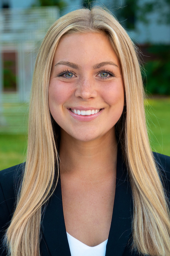 Headshot of Olivia DeForest