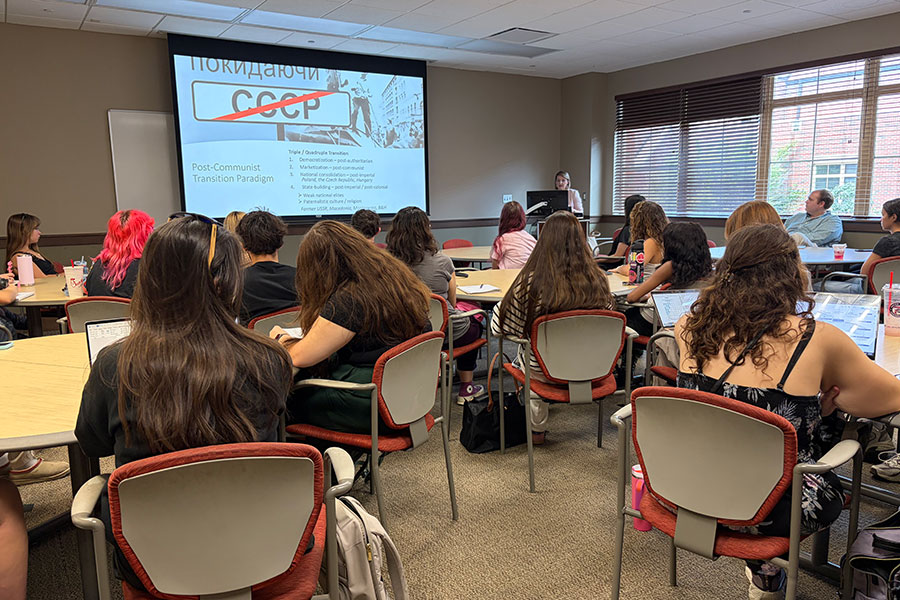 Kateryna Shynkaruk, a senior lecturer at Texas A&M’s Bush School of Government and Public Service in Washington D.C. and nonresident scholar at the Carnegie Endowment for International Peace, delivers a presentation to students taking the Global Perspectives course at FSU. (Vilma Fuentes/LSI)