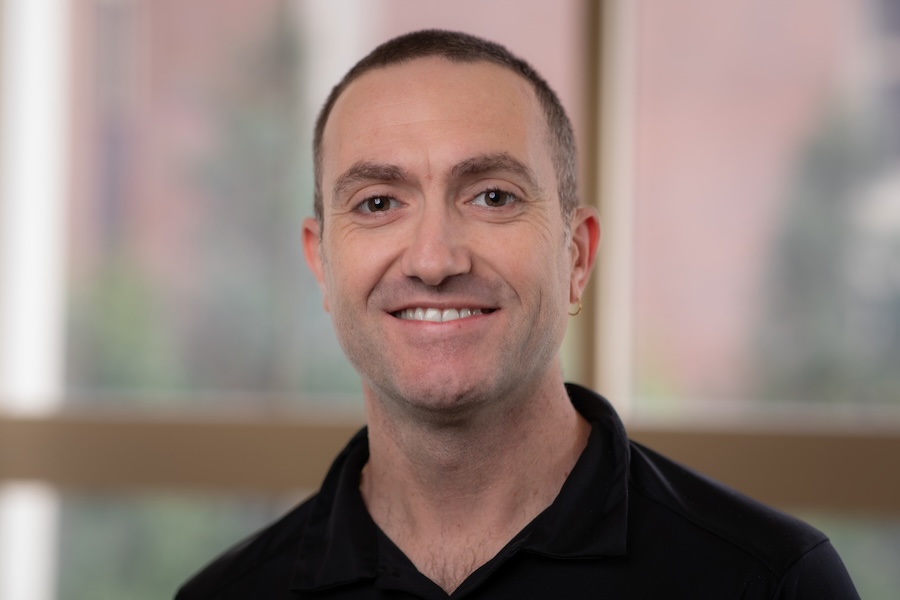 Associate Professor of Biological Science and Neuroscience Roberto Vincis.