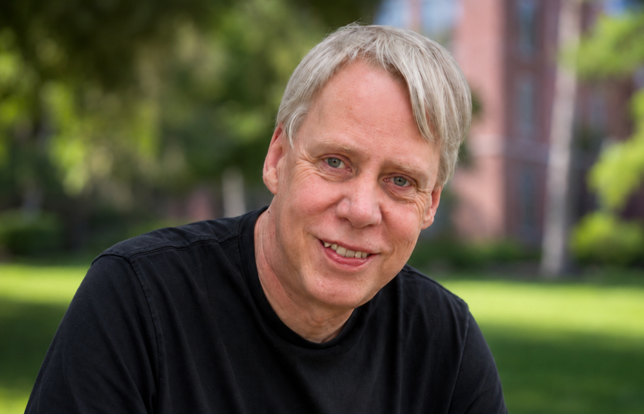A photo portrait of Oliver Steinbock.