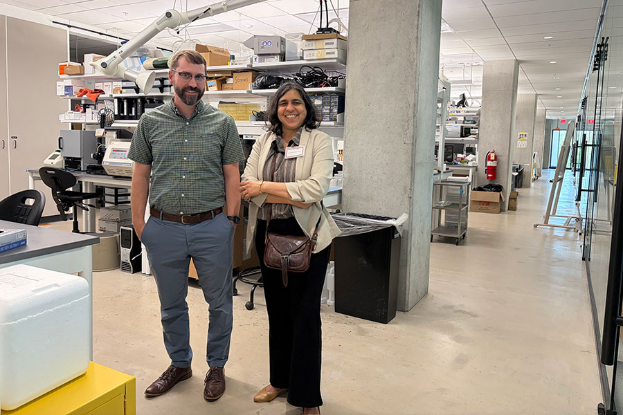 Tristan Driscoll, assistant professor of Chemical and Biochemical Engineering at the FAMU-FSU College of Engineering (left), and VSPP participant Namrata Gundiah, a professor of Mechanical Engineering at the Indian Institute of Science in Bangalore. (Vilma Fuentes/LSI)