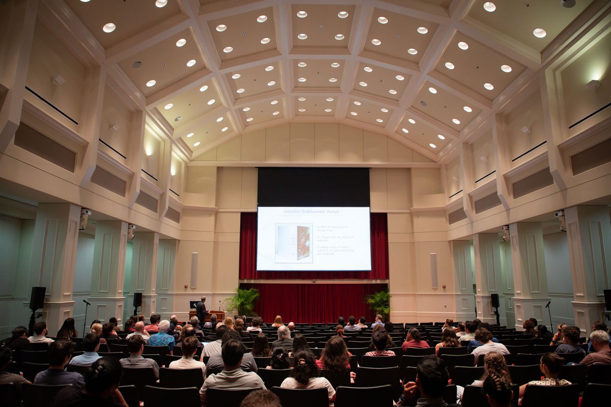 A large audience listens to Professor Ansyln's talk during the Presidential Lectureship in Chemical Sciences on Sept. 23, 2026. (Devin Bittner/Arts & Sciences)